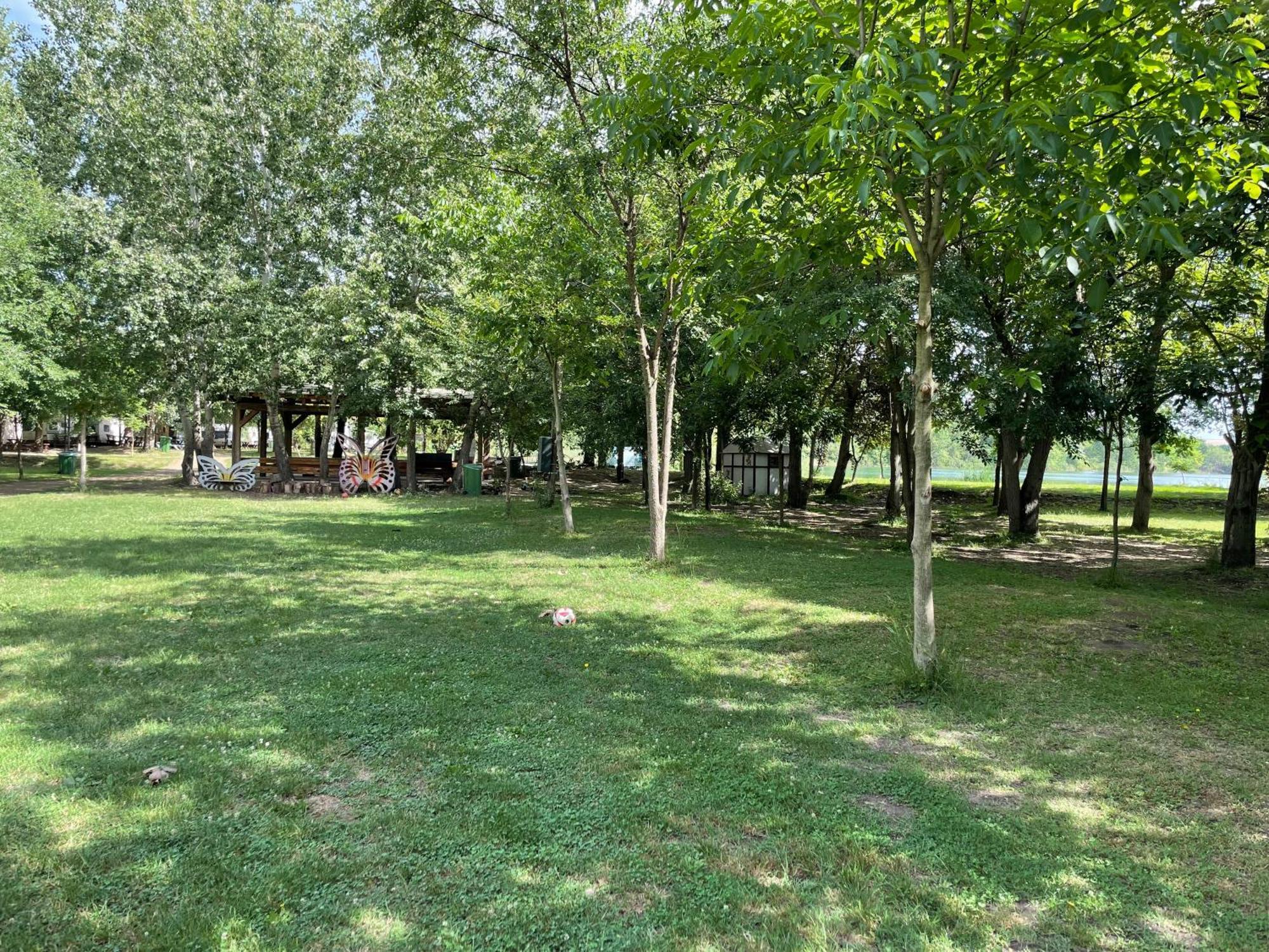 Camping Oaza Бела-Црква Екстер'єр фото